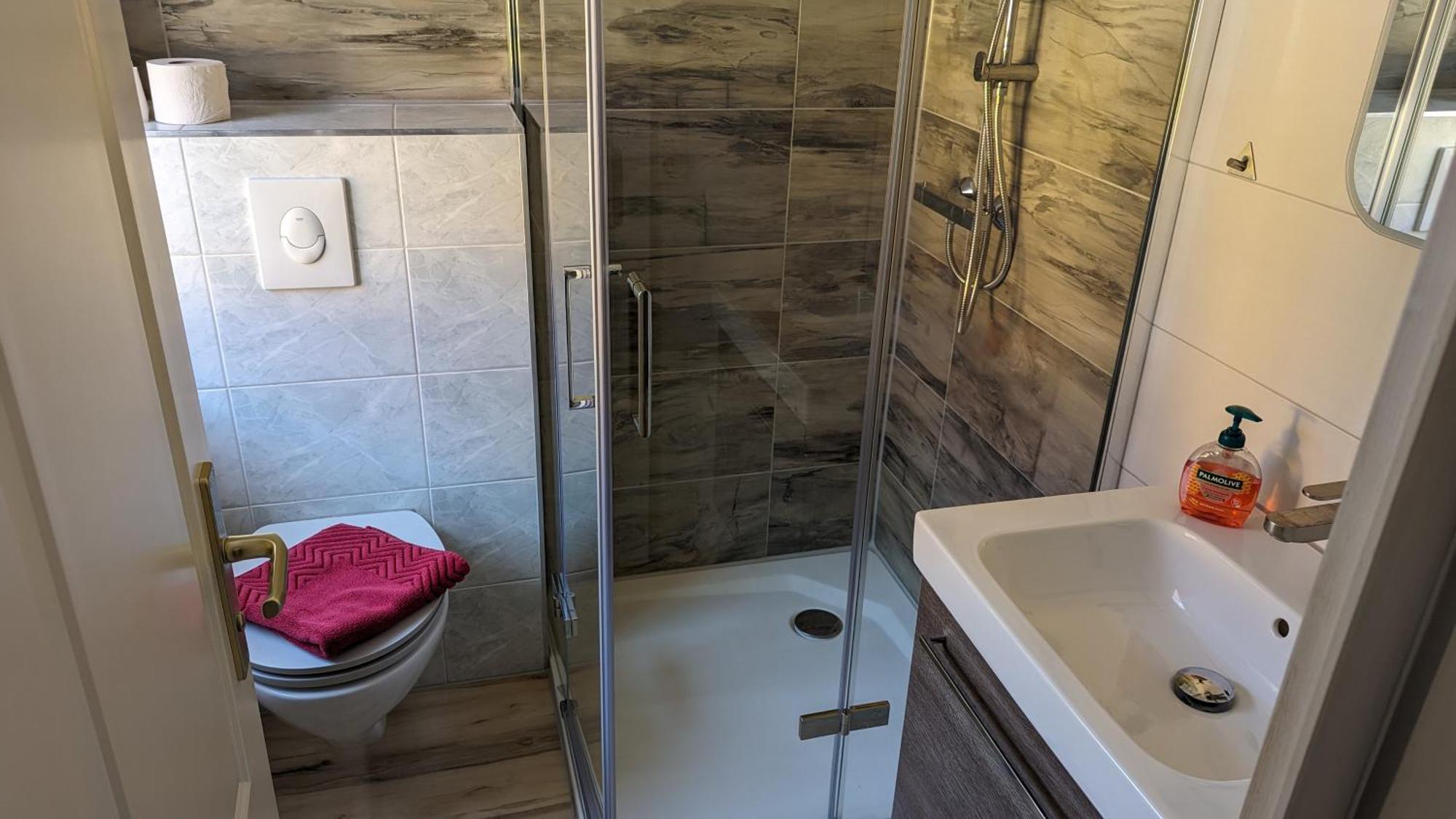 Fuenf Linden Hotell Straupitz Rom bilde